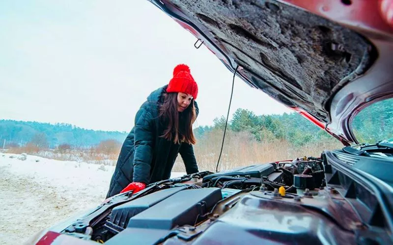 Can you change a car battery in the rain?