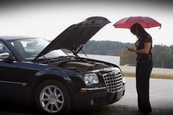 Does rain affect the car battery?