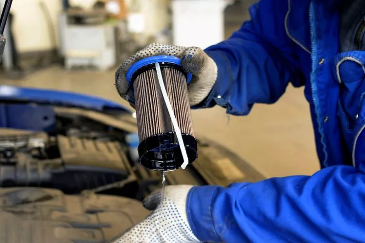 Difficulty removing the fuel filter